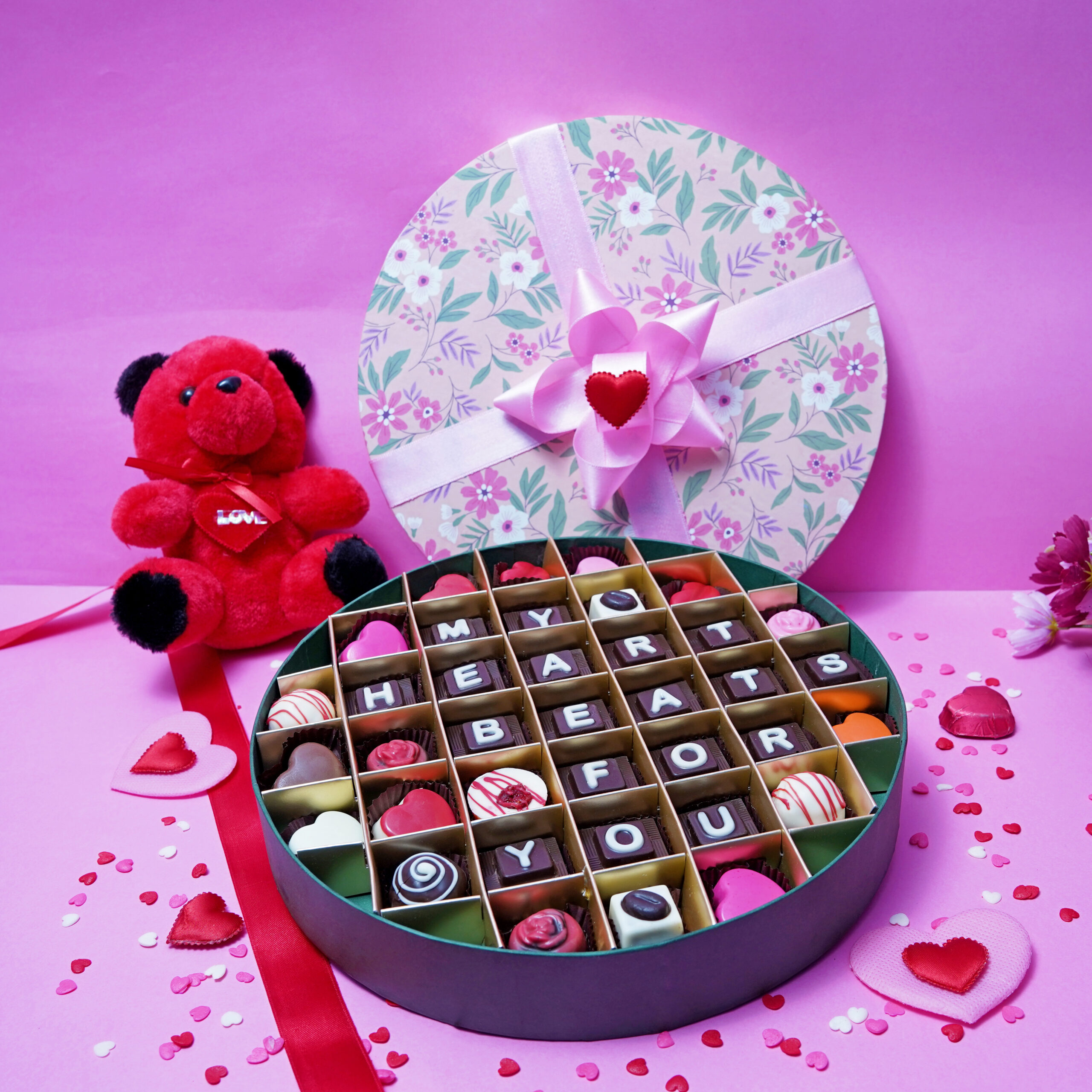 Valentine’s 2023 Box- Valentines Day Large Gift Pack - Velvet fine ...